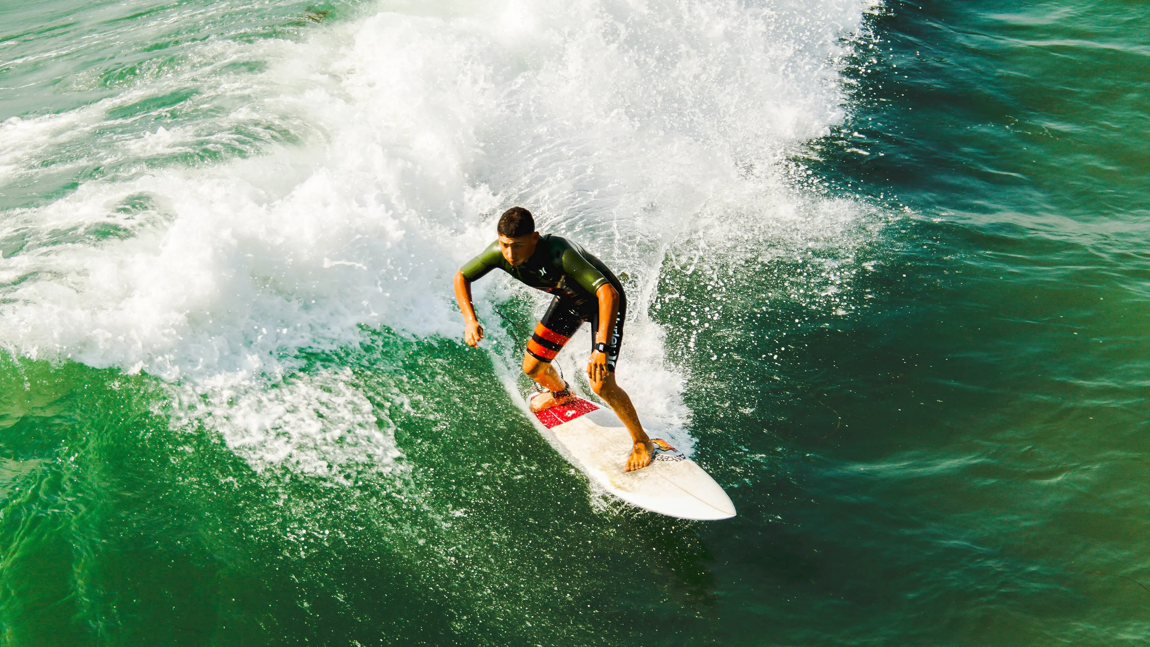 阿根廷骑手何塞·玛丽亚·拉罗卡在巴黎奥运会上夺得个人障碍赛银牌,创造历史。